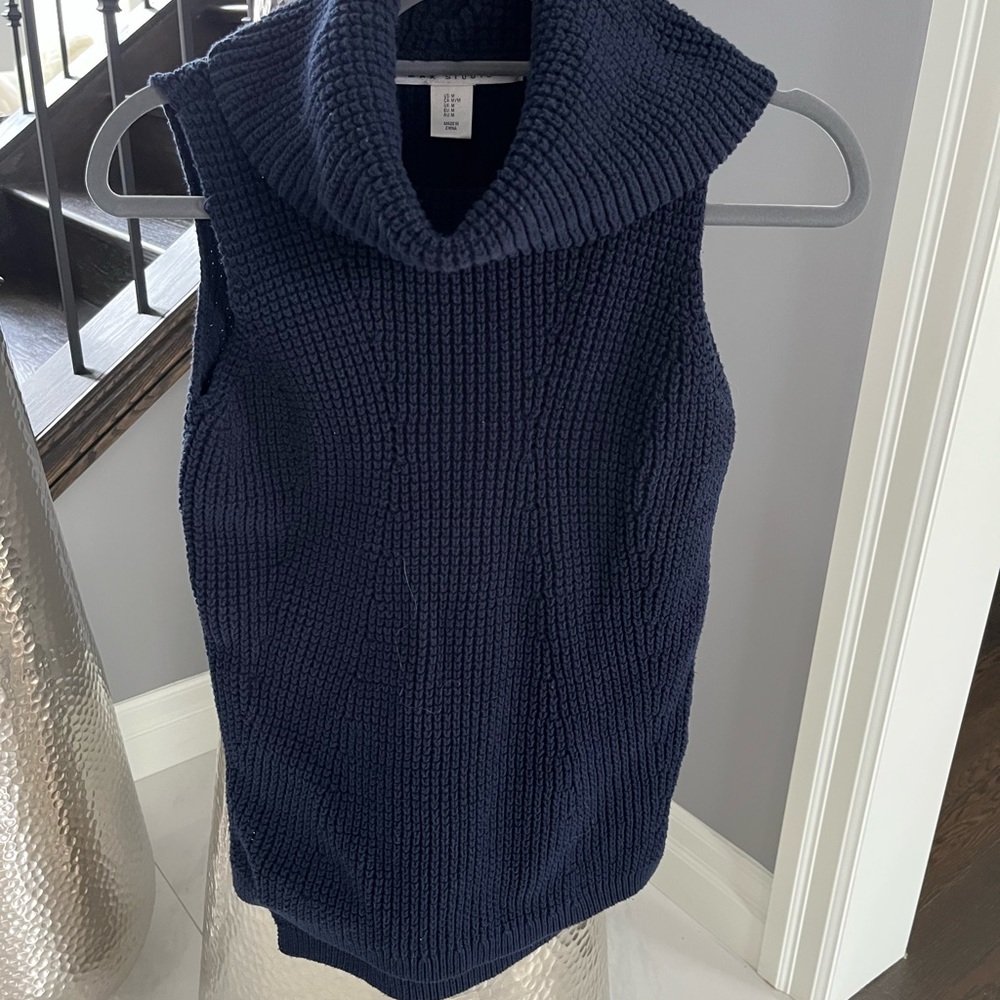 Max studio knit turtleneck shell top size medium classy look